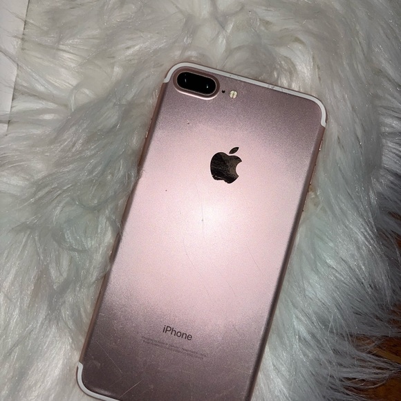 Pink iPhone 7 Plus 32gb - Picture 3 of 4